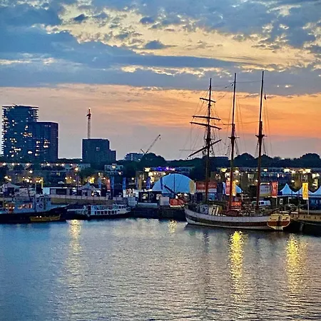 Botel The Vega 1909 - Historic Wooden Ship