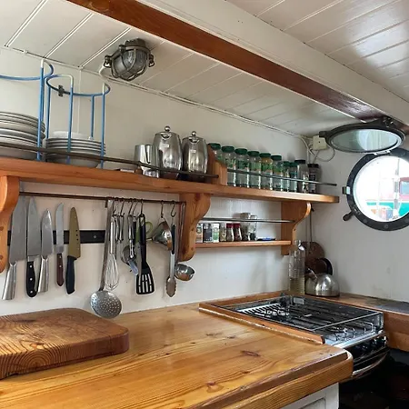 The Vega 1909 - Historic Wooden Ship Botel *